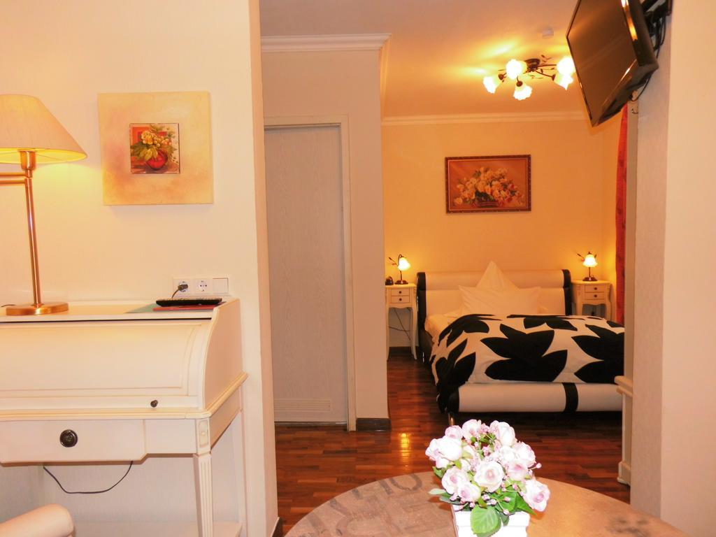 Aparthotel Guzulka & Restaurant Berlin Eksteriør billede