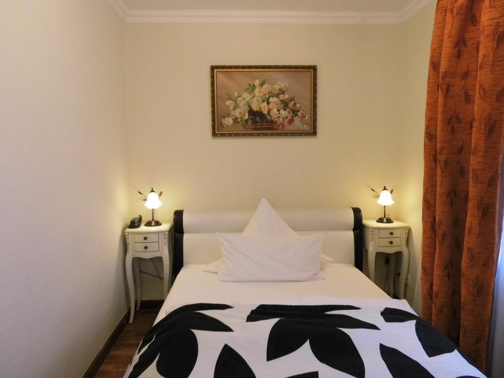 Aparthotel Guzulka & Restaurant Berlin Eksteriør billede
