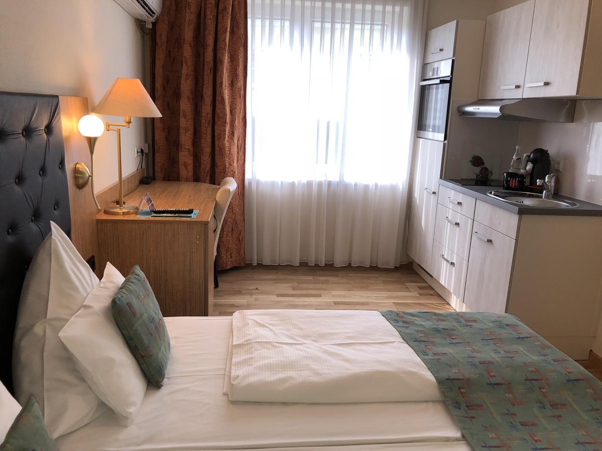 Aparthotel Guzulka & Restaurant Berlin Eksteriør billede