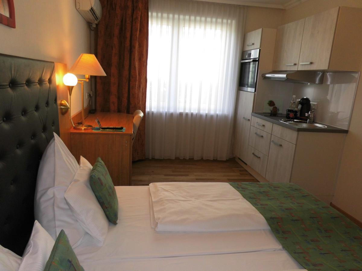 Aparthotel Guzulka & Restaurant Berlin Eksteriør billede